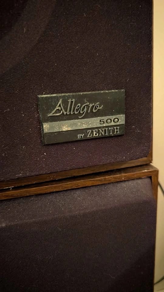 Zenith Integrated Stereo System with Allegro 500 Speakers - photo 2