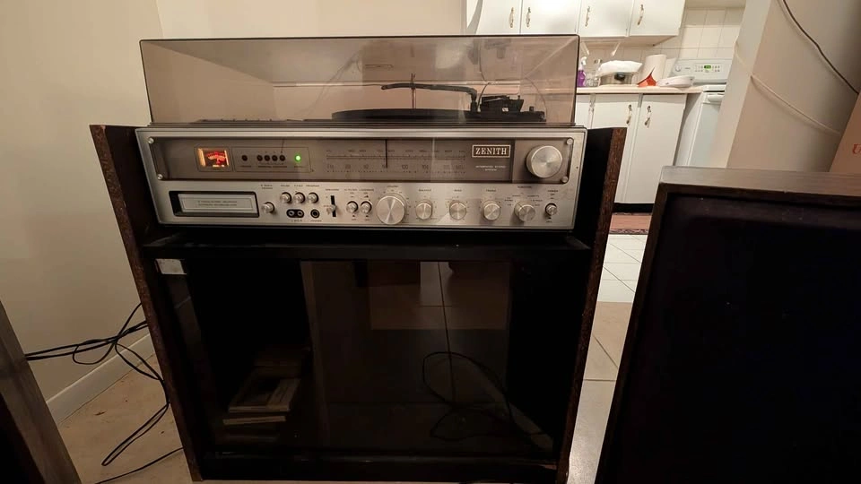 Zenith Integrated Stereo System with Allegro 500 Speakers - photo 4