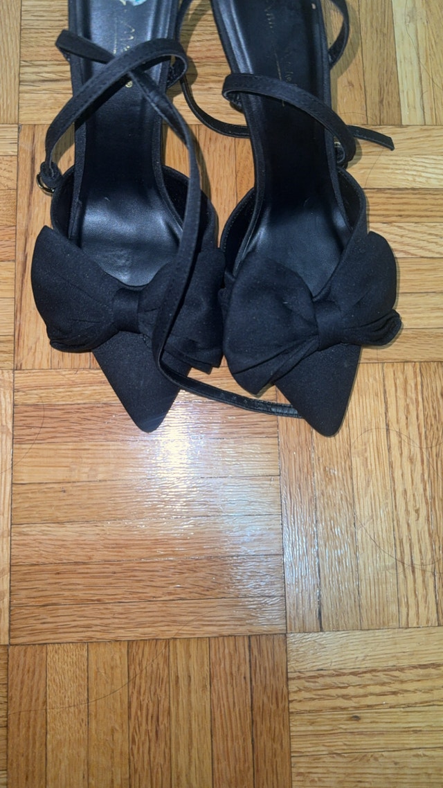 Anne Michelle Bow Heels - Size 8