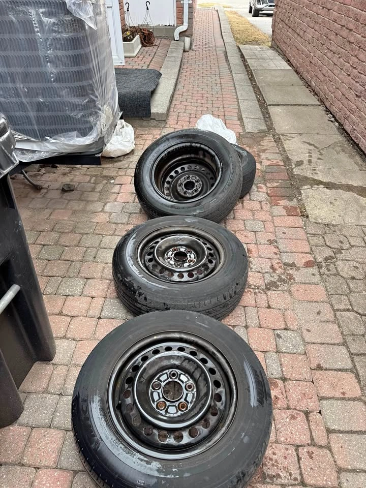 4 Steel Rims + Tires – 205/65R15 – Cheap – Moving