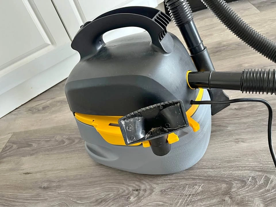 Stinger HD2025 Wet/Dry Vac – 2.5 Gallon | Comes with Box | $30