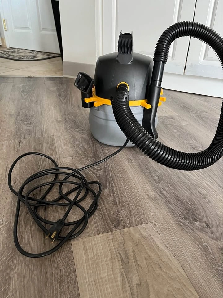 Stinger HD2025 Wet/Dry Vac – 2.5 Gallon | Comes with Box | $30 - photo 4