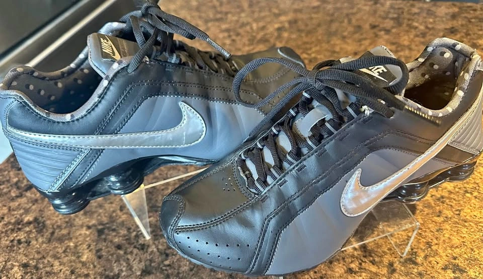 Nike Wmns Shox Junior Black Metallic Silver