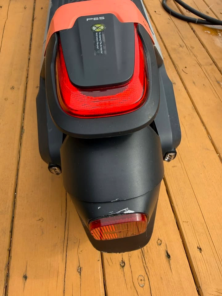 Segway Ninebot P65 Electric Scooter - 1119km - Works Perfectly - photo 3