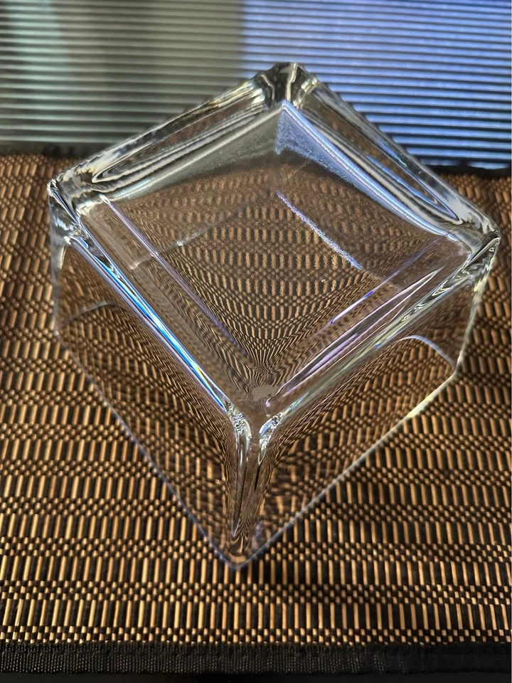 7” x 5” Heavy Duty Square Glass Vase/Bowl - photo 4