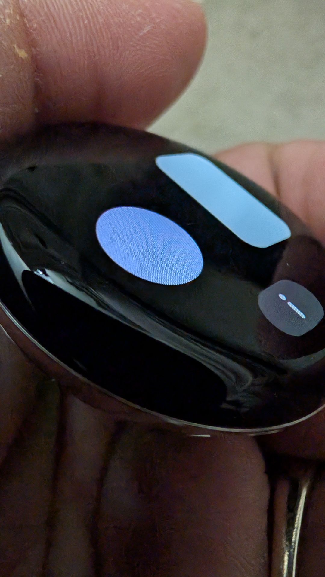 Used Wifi Google Pixel Watch 2, still gets updates! - photo 2