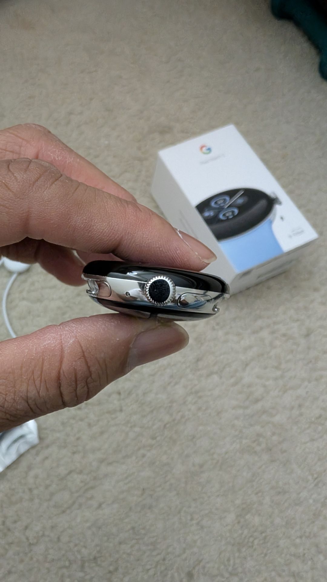 Used Wifi Google Pixel Watch 2, still gets updates! - photo 4