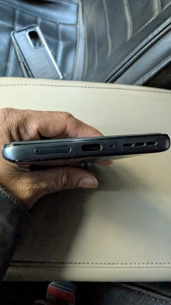 Used Motorola Edge 2022, Well Maintained Phone, Still Receiving - photo 5