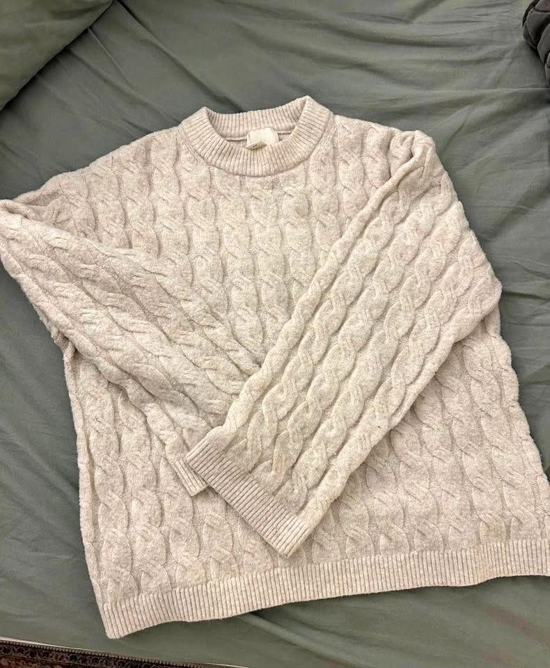 H&M White Knit Sweater Size XS