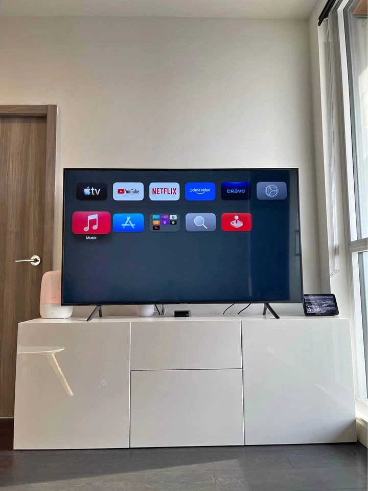 Samsung 65" 4K Ultra HD Smart TV Charcoal Black