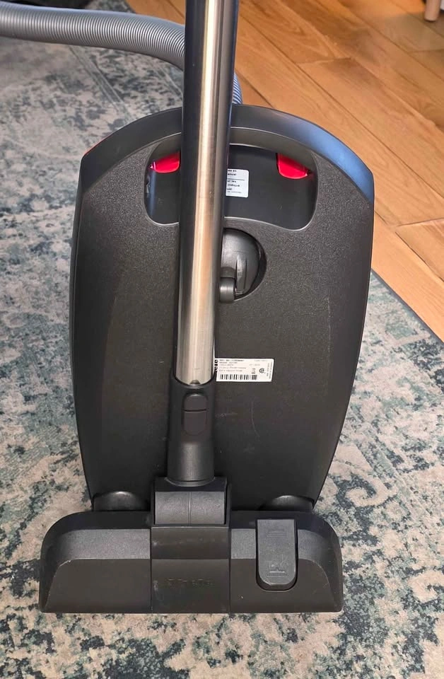 Miele S2 Contour Canister Vacuum (S2180) - photo 2