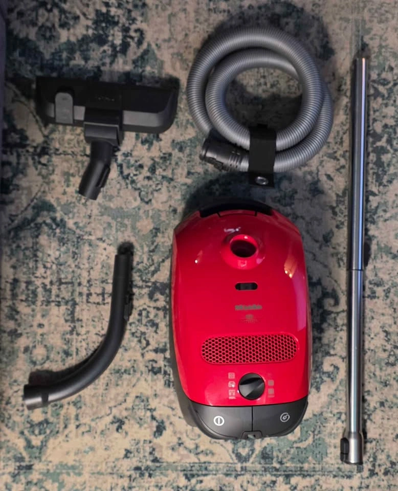 Miele S2 Contour Canister Vacuum (S2180) - photo 3