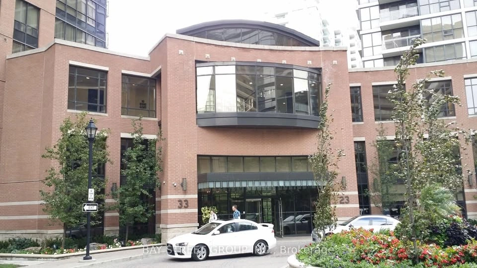 1 Bed 1 Bath Condo for Rent - Yonge/Sheppard - photo 2