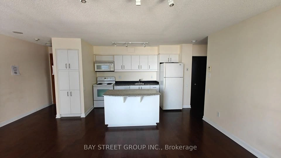 1 Bed 1 Bath Condo for Rent - Yonge/Sheppard - photo 5