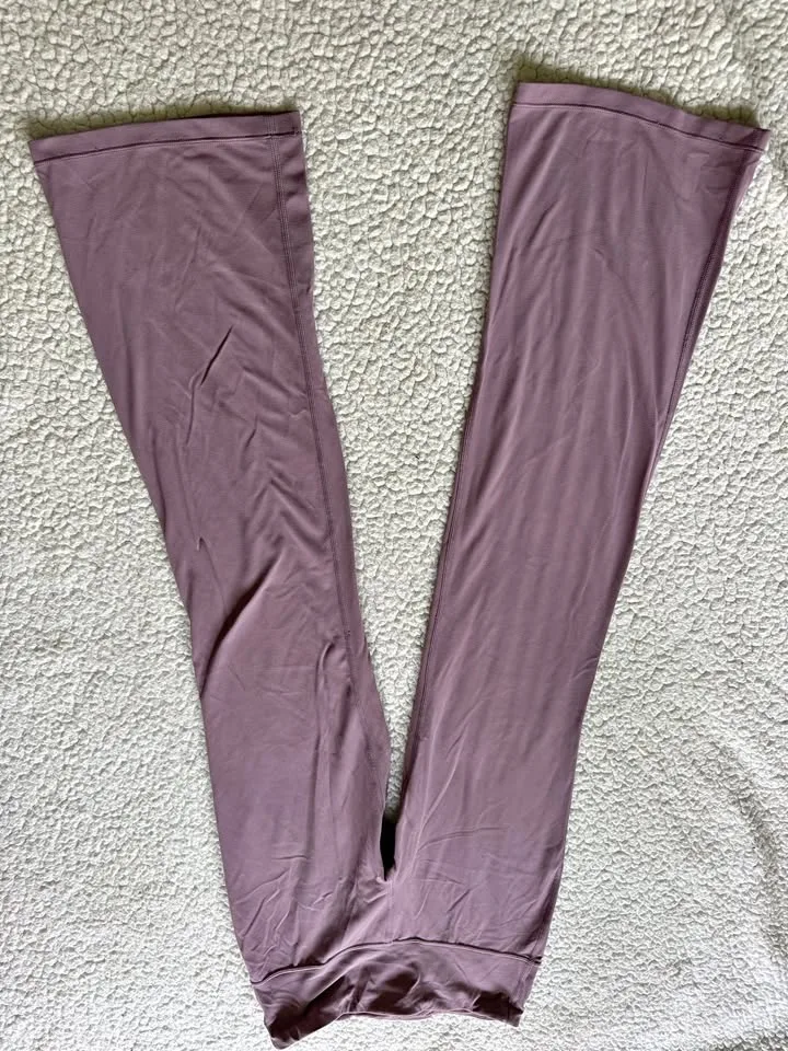 Athleta Flair Legging thumbnail