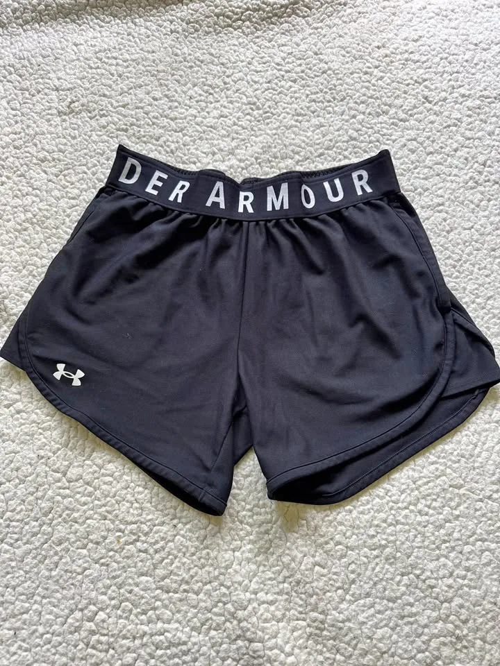 Under Armour Women's Short - Size M thumbnail