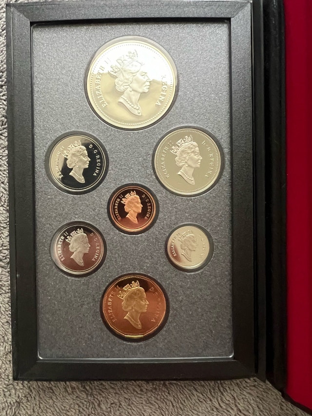 1990 Canadian .500 Silver Dollar Proof Coin Set - photo 2