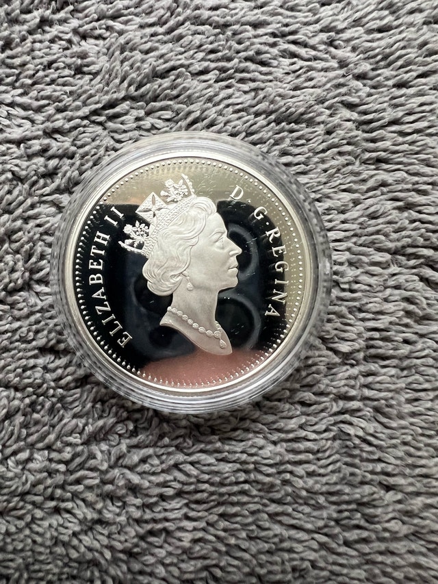 .9999 Fine Silver Arctic Fox Dollar - photo 2