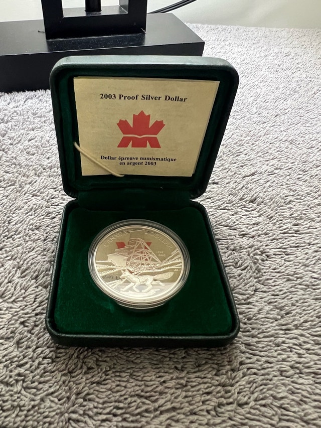 .9999 Fine Silver Arctic Fox Dollar - photo 3