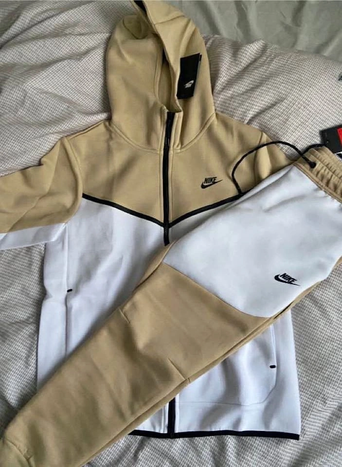 Nike Tech Fleece Full Set - Khaki/White (NWT) L fits M