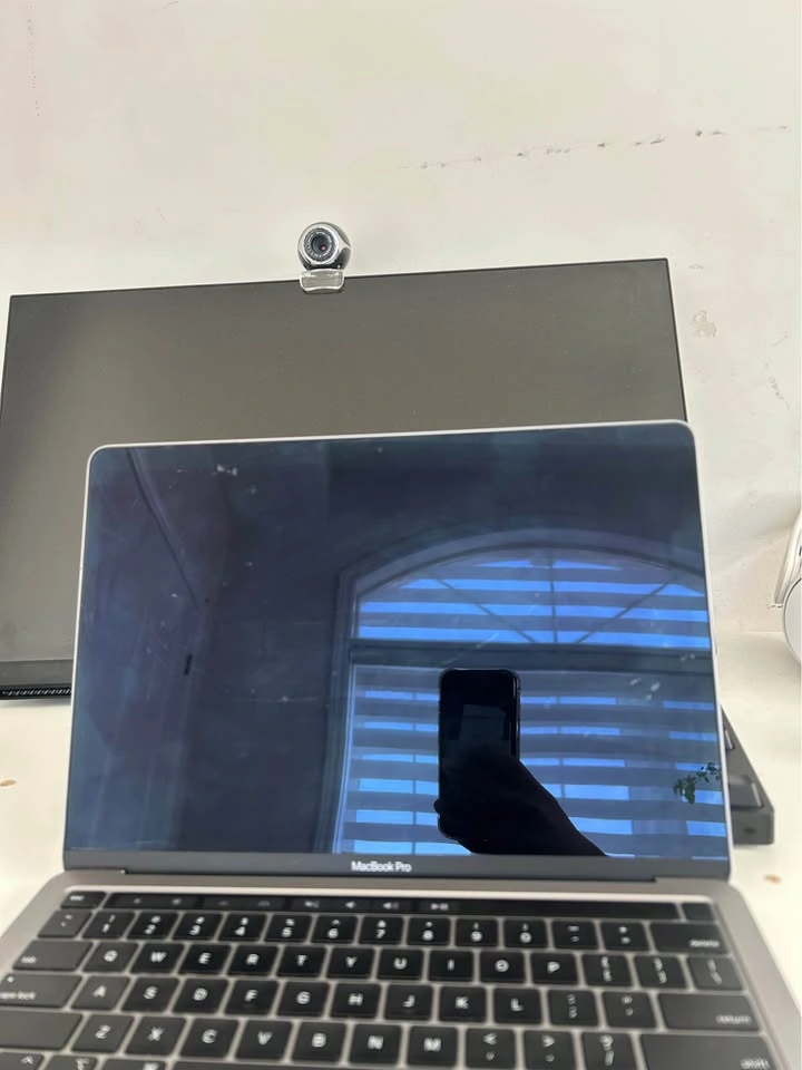 MacBook Pro M1 2020 - photo 3