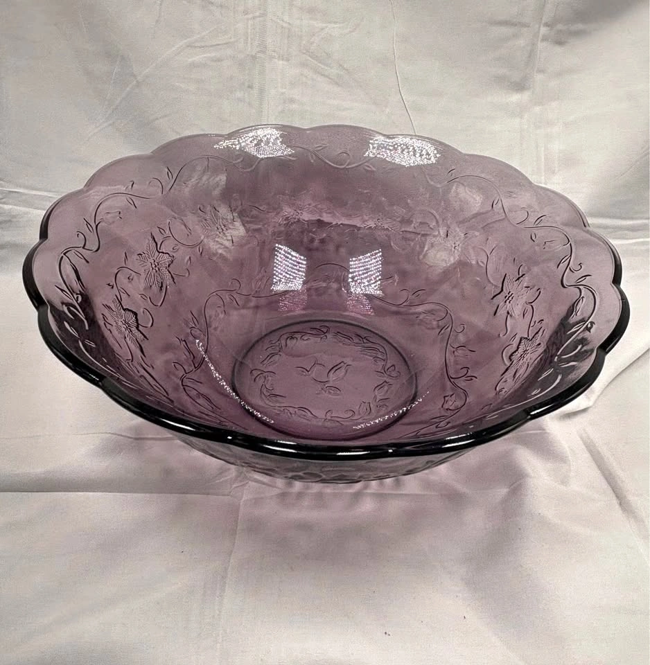 Princess House Fantasia Amethyst Crystal Serving Bowl