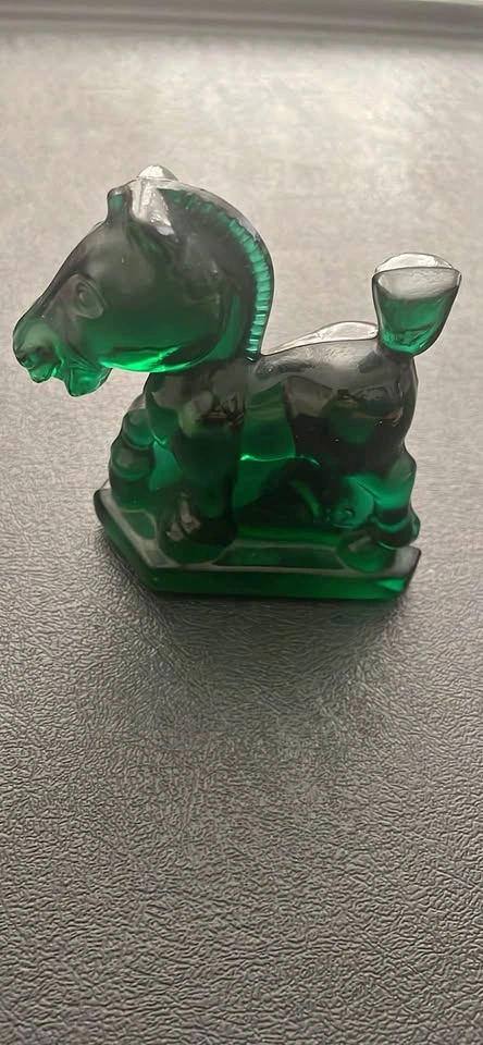 1982 Heisey Oscar Plug Horse Figurine- HCA82 - Green Glass