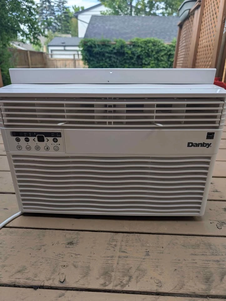 Danby Air Conditioner 6000 BTU - photo 2