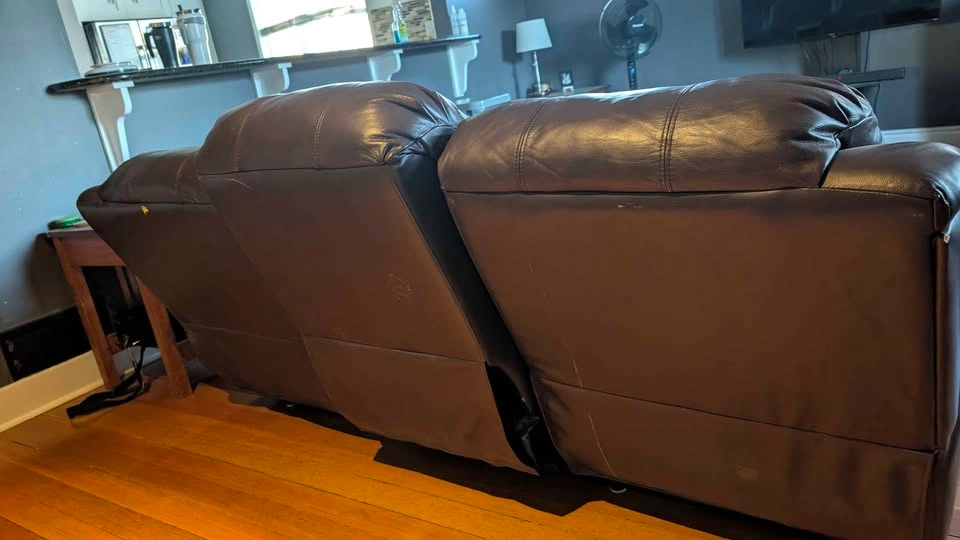 Brown Leather Recliner Sofa - Lazyboy - photo 5