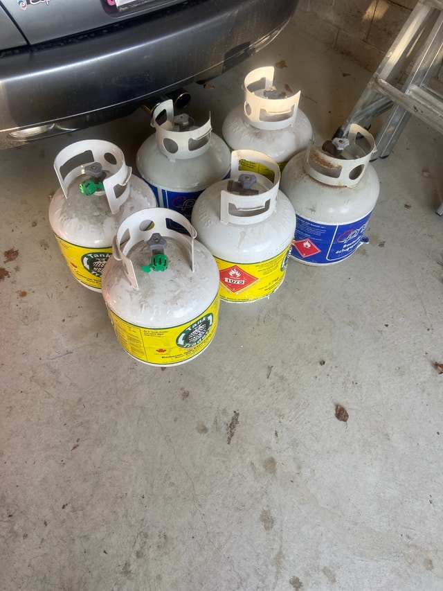 Propane Tanks - Full & Empty
