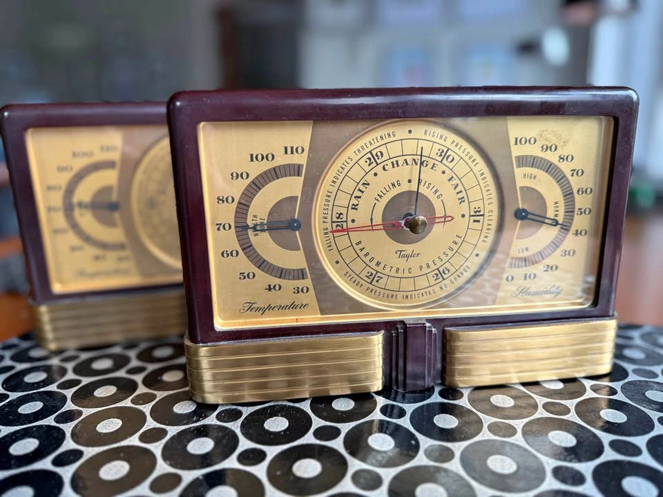 Bakelite Barometer/Temp/Humidity