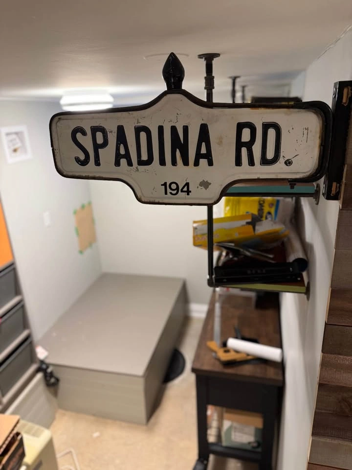 Antique Spadina Ave Street Sign - photo 2