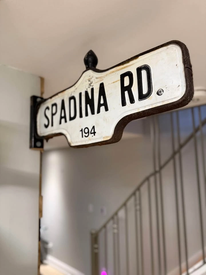 Antique Spadina Ave Street Sign - photo 3