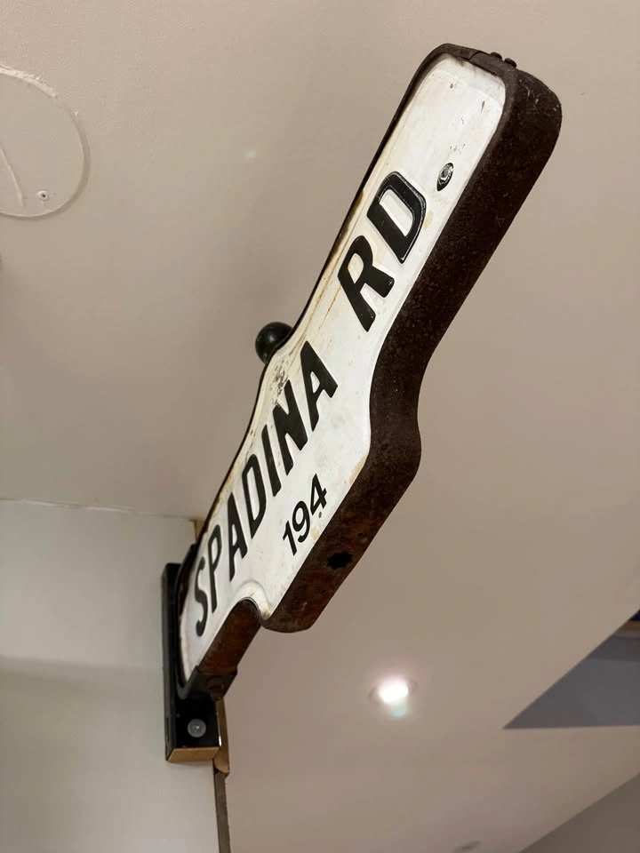Antique Spadina Ave Street Sign - photo 4