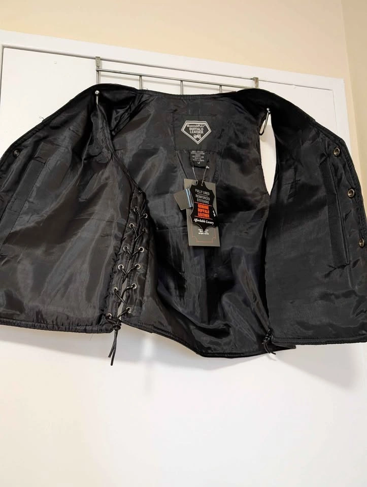 Diamond Plate Buffalo Leather Vest - Size M - photo 5