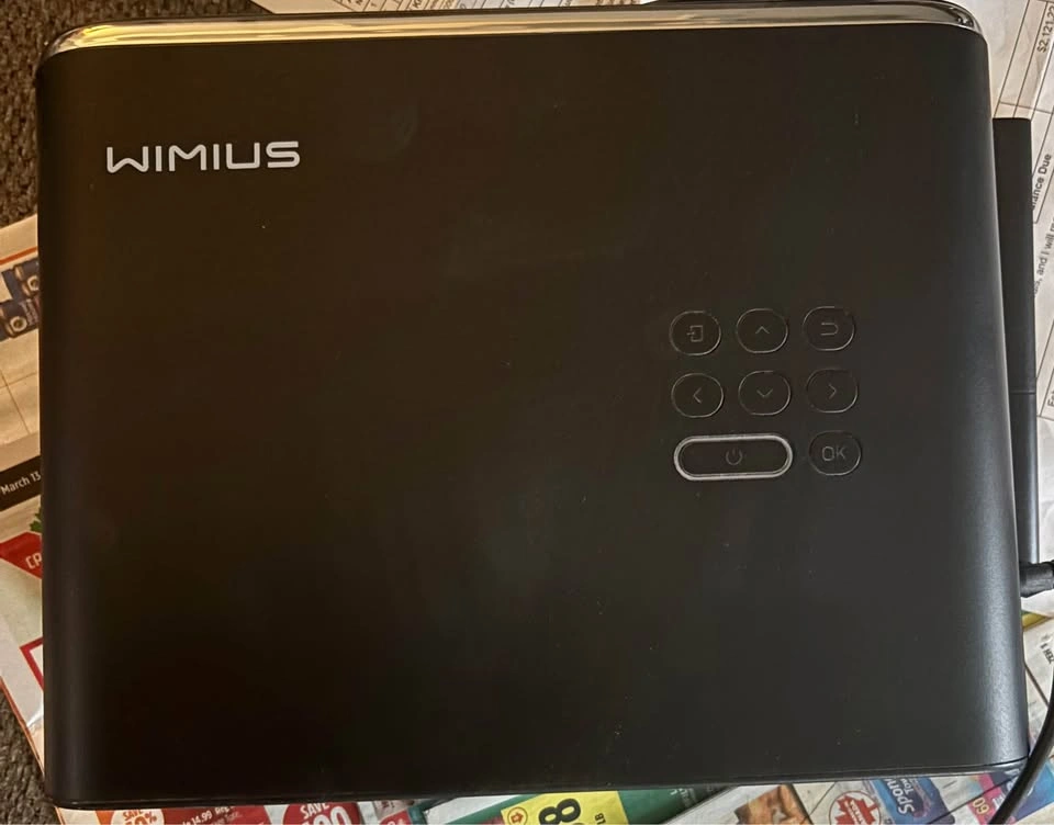 WiMiUS P62 Projector & 100” Screen with Wall Brackets - photo 3