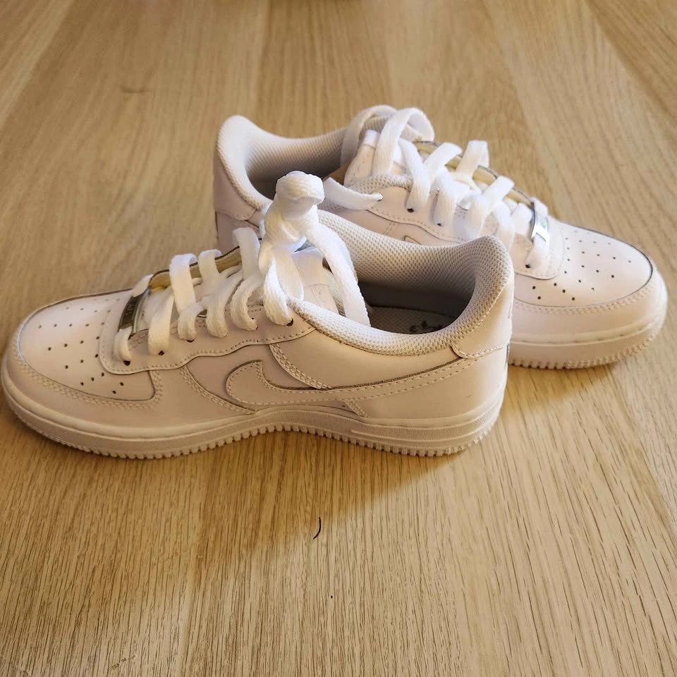Nike Air Force 1 Low GS Triple White Shoes Size 3.5Y - photo 3