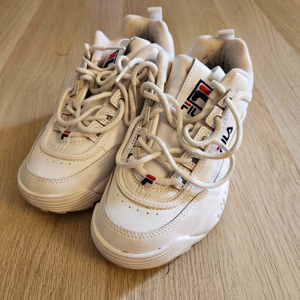 Fila Disruptor II Premium White Navy Red Chunky Sneakers Women's