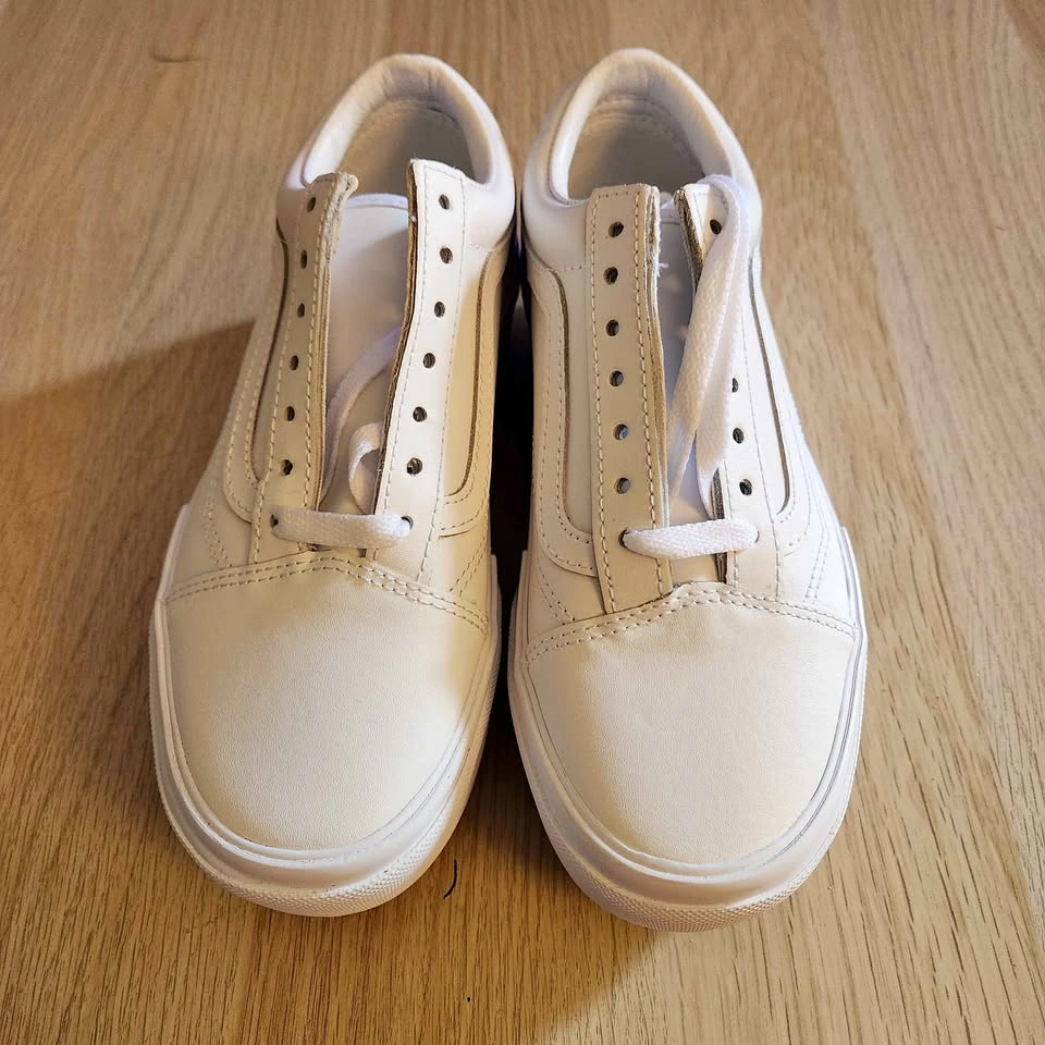 Vans Old Skool Stackform All White Leather Platform Shoes Women’ - photo 2