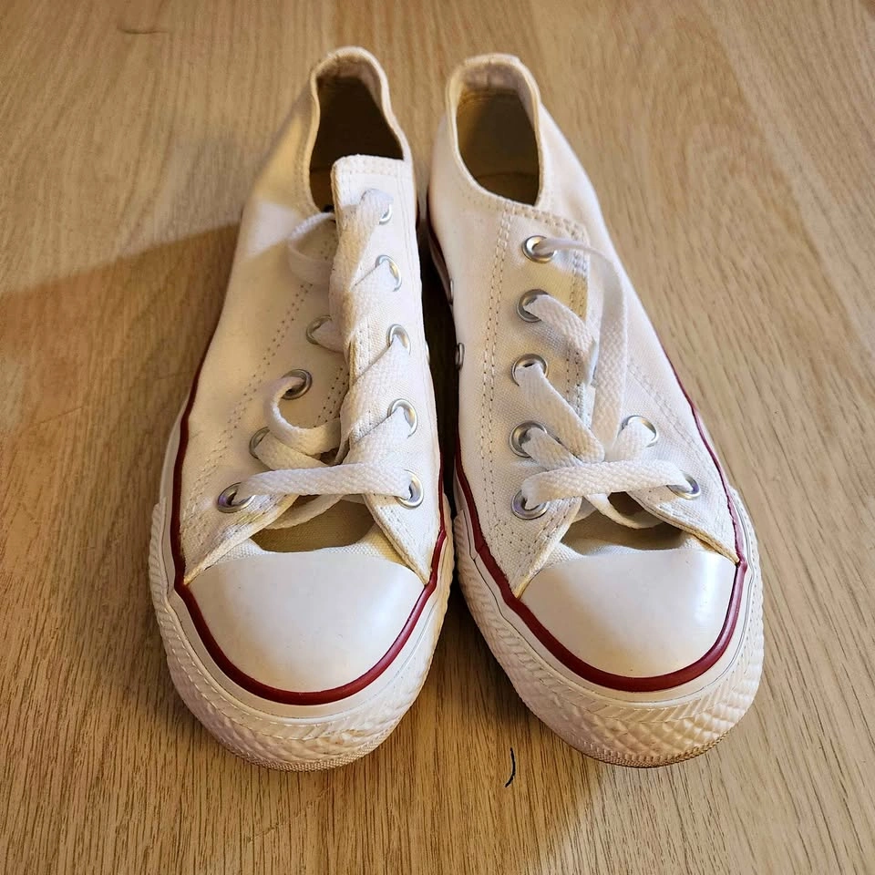 Converse Chuck Taylor All Star Low Top White Women's Size 5