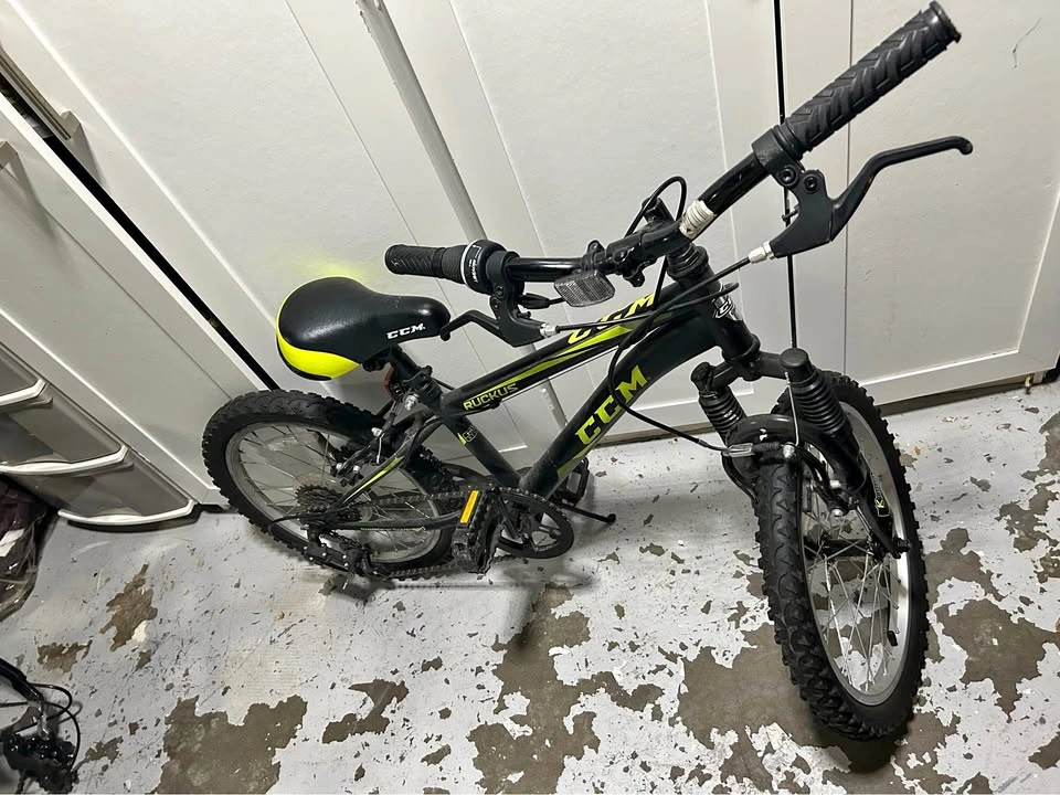 Kids Mountain Bikes - Good Condition