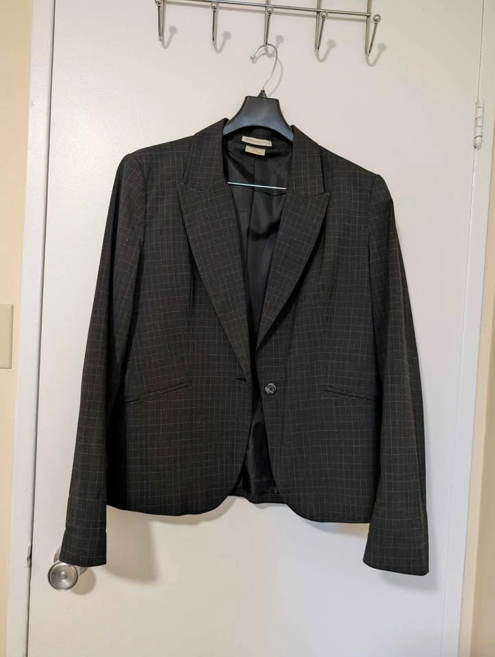 Women's Suit - Van Heusen Studio Dark Plaid Blazer & Pants - Siz - photo 2