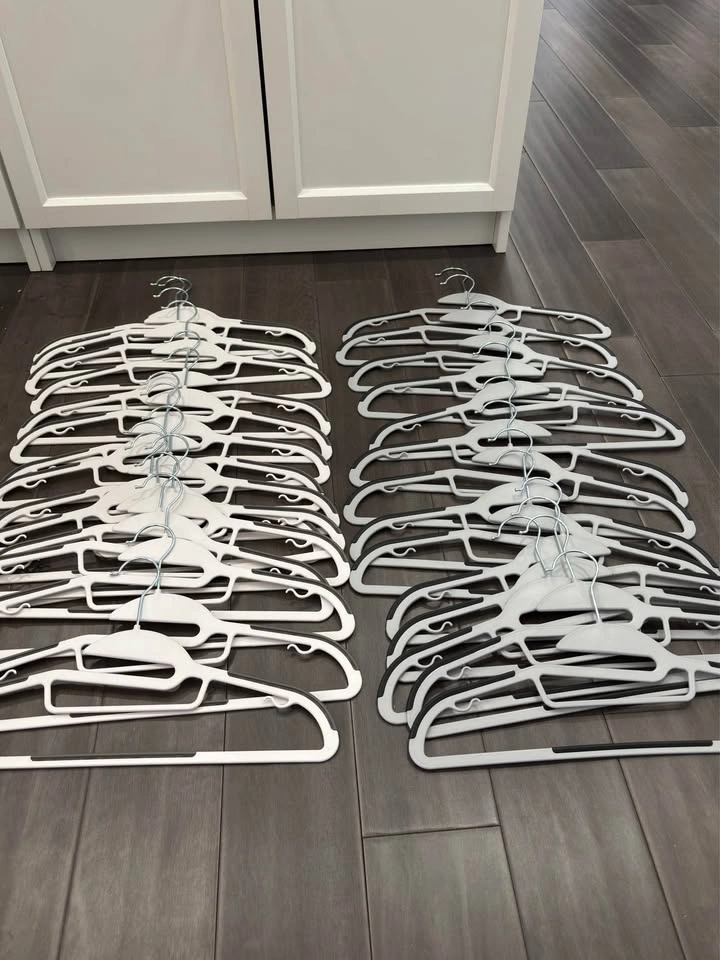 SONGMICS Non-Slip Clothes Hangers - 35 Pieces - photo 3