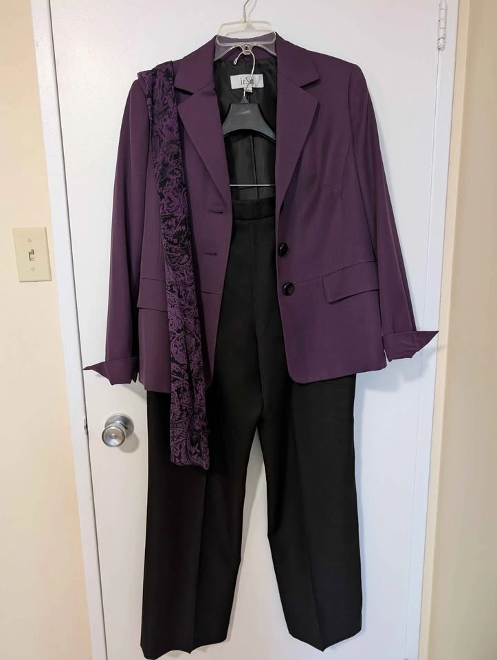 Le Suit Purple Blazer Black Pants Suit Set 12W with Scarf - photo 2