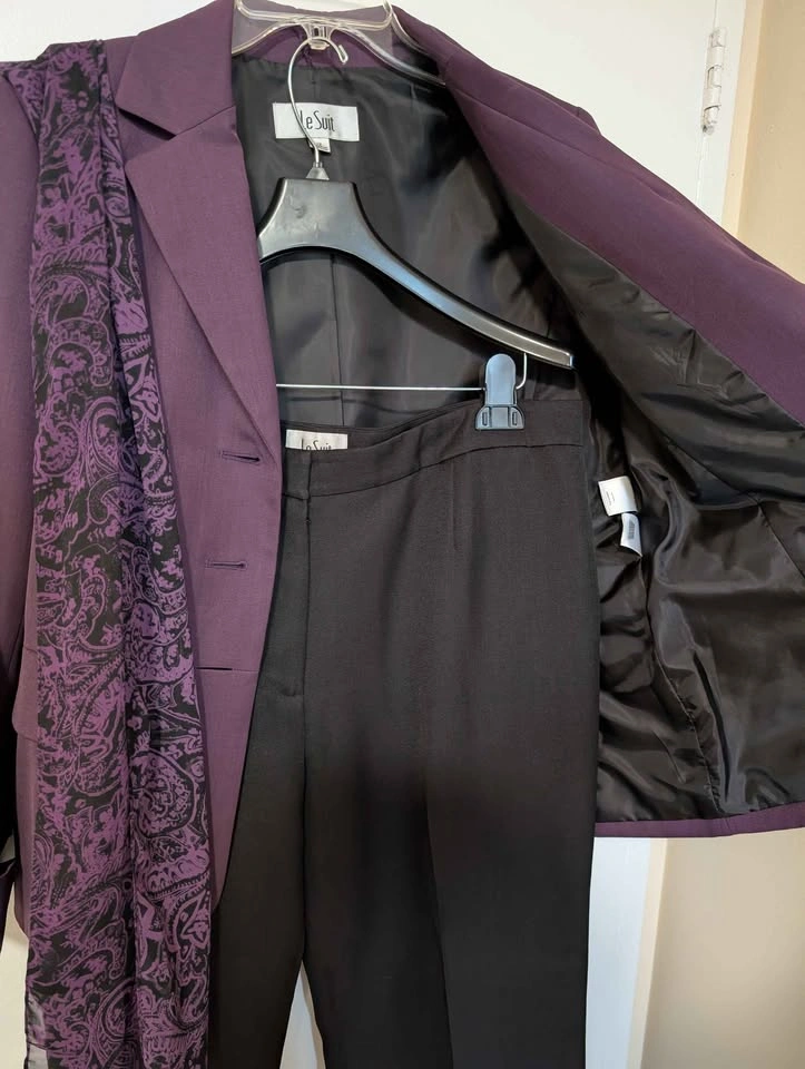 Le Suit Purple Blazer Black Pants Suit Set 12W with Scarf - photo 3