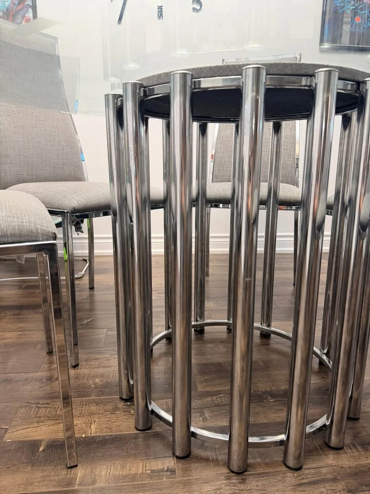 Modern Glass Dining Table with 6 Grey Chairs - photo 2