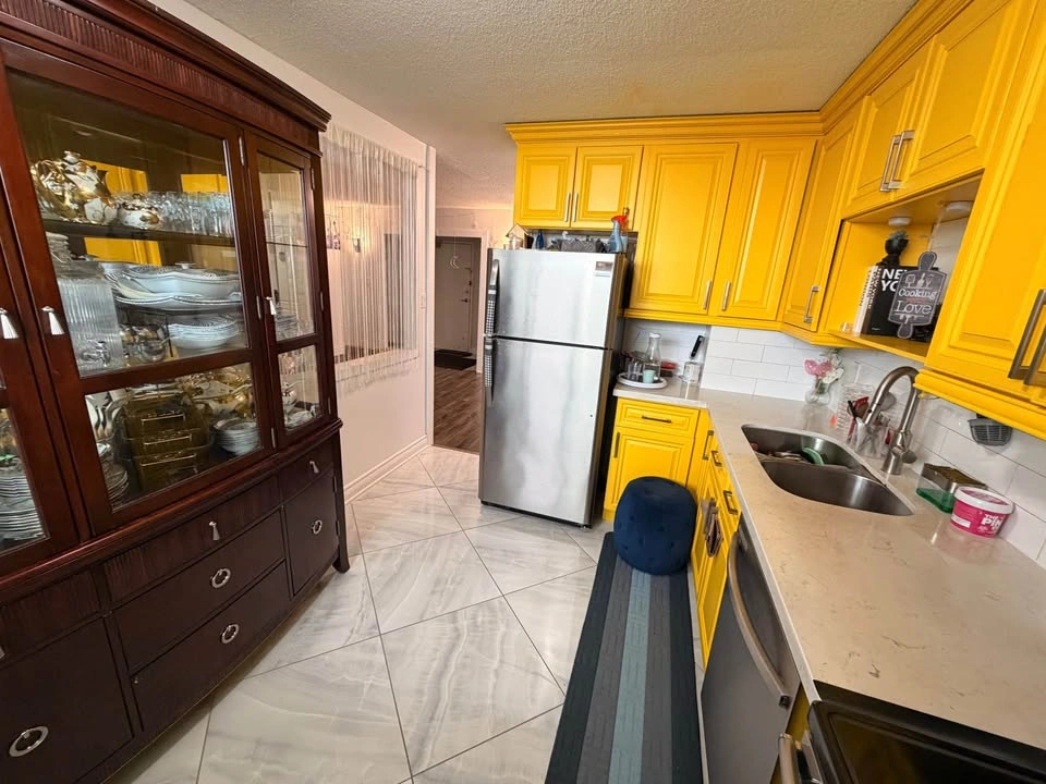 2 Beds 2 Baths - Apartment - photo 4