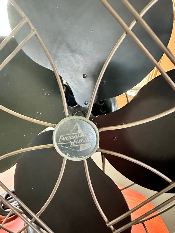 Vintage Working Emerson Oscillating Fan - photo 3