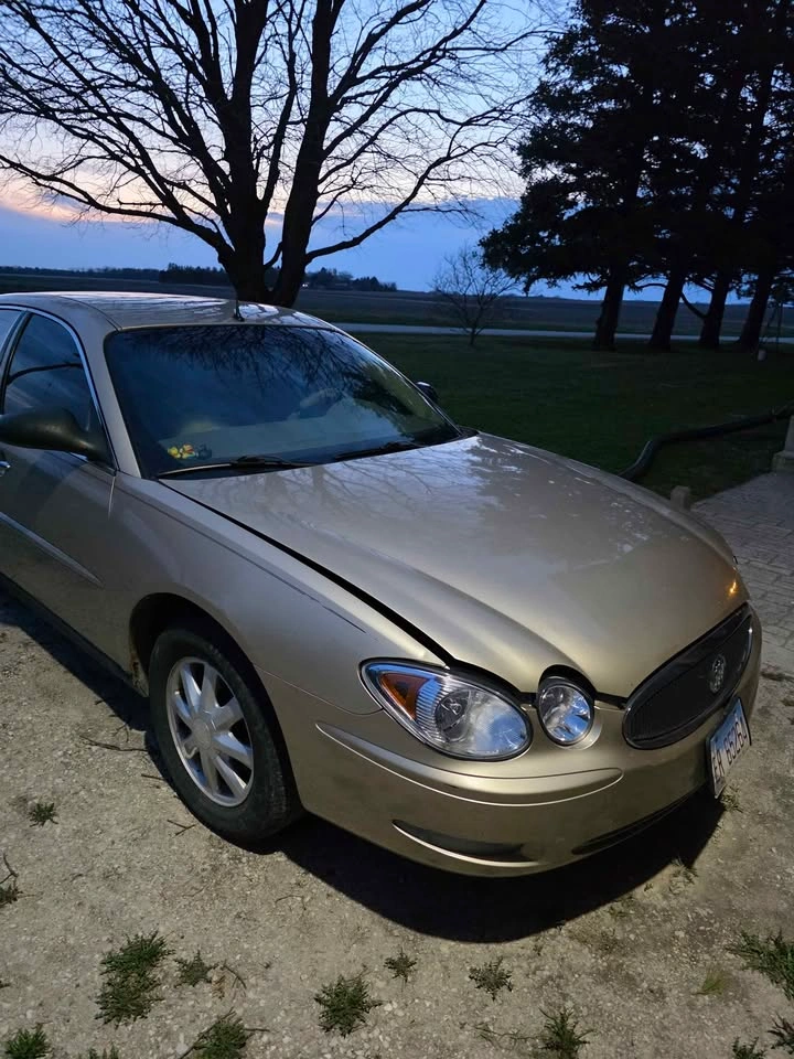 2005 Buick LaCrosse CXL Sedan 4D - photo 2