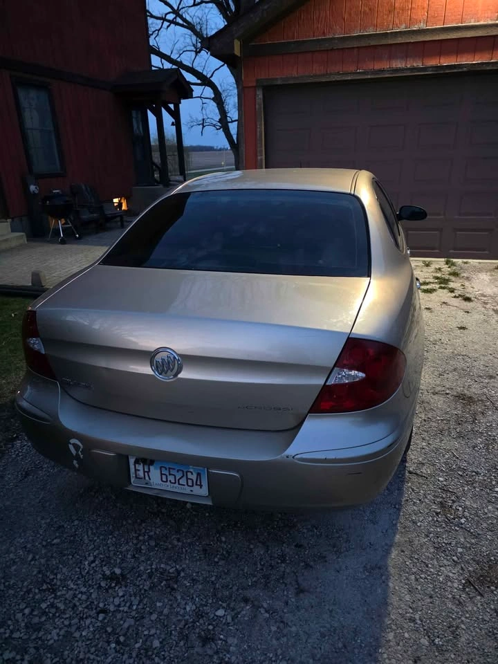 2005 Buick LaCrosse CXL Sedan 4D - photo 4